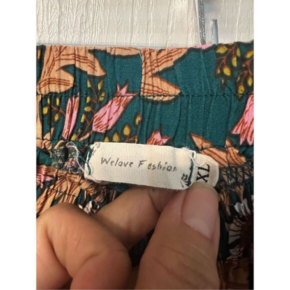 We Love Fashion Pants - Picture 4 of 5